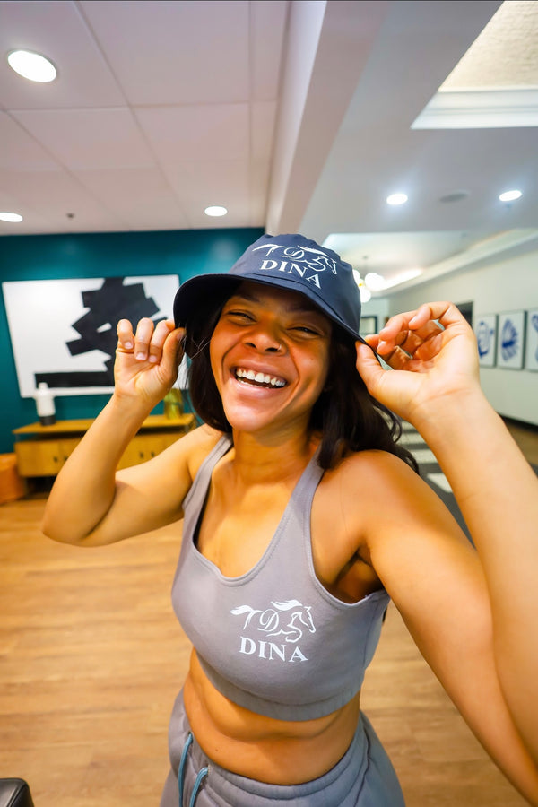 DINA BUCKET HAT IN WHITE AND BLACK